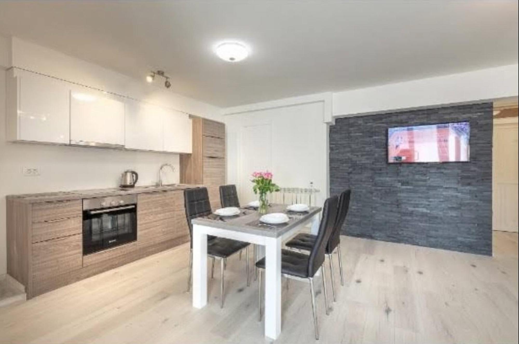 Apartamento Newly Renovated App Goran Umag Exterior foto